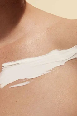 Crème solaire jeunesse haute protection SPF30
