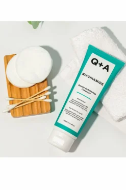 Nettoyant exfoliant doux à la niacinamide