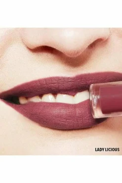 Rouge à lèvres liquide semi-mat